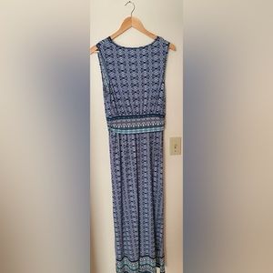 Sleeveless long flowing dress